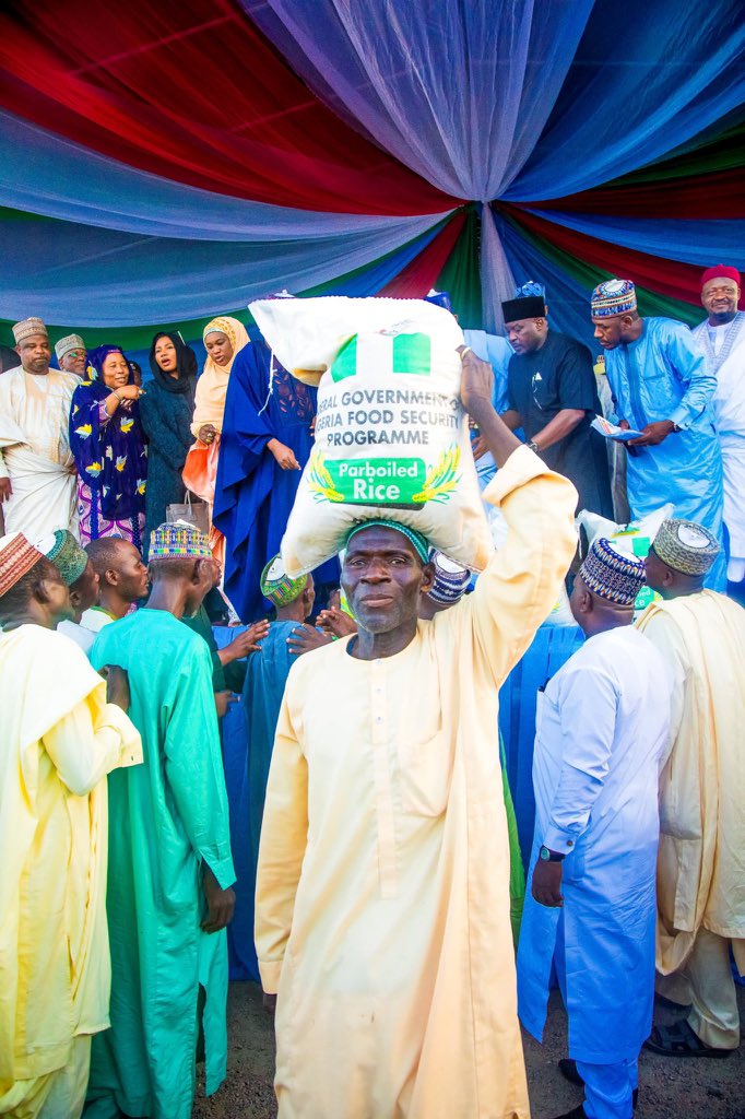 BREAKING: Sen.Barau Jibrin Officially Launch distribution of 19 truckloads of Rice To 44 Local Government In Kano