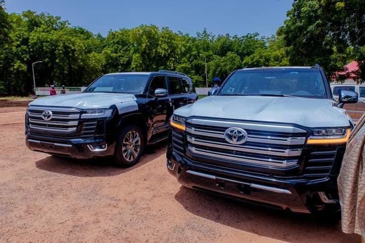 JUST IN: Governor Nasir Gift Toyota Land Cruiser To Four First Class Emirs In Kebbi State (PHOTOS)