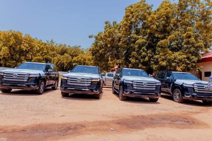 JUST IN: Governor Nasir Gift Toyota Land Cruiser To Four First Class Emirs In Kebbi State (PHOTOS)