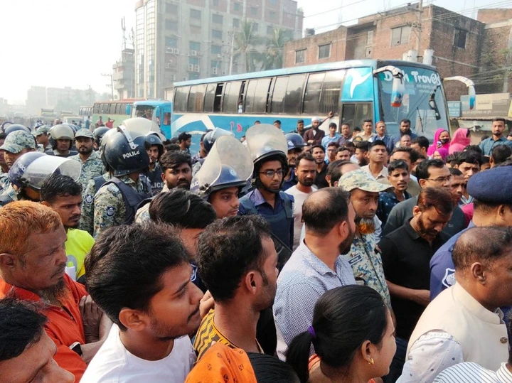 BREAKING NEWS: Workers Block Dhaka-Mymensingh Highway, Demand Factory Reopening In Gazipur city