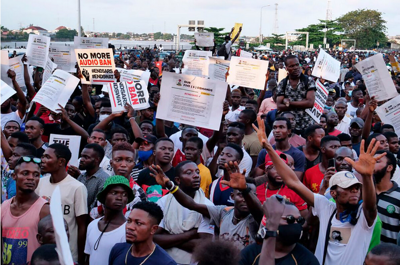 Protest Day 1: Protesters Reject Abandon New Anthem ‘Nigeria We Hail Thee’ sing ‘Arise O Compatriots’