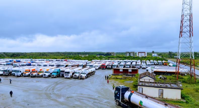 BREAKING: NPPC Deployed 100 Trucks To Load Petrol From Dangote Refinery, Lagos Clears Traffic (VIDEO)