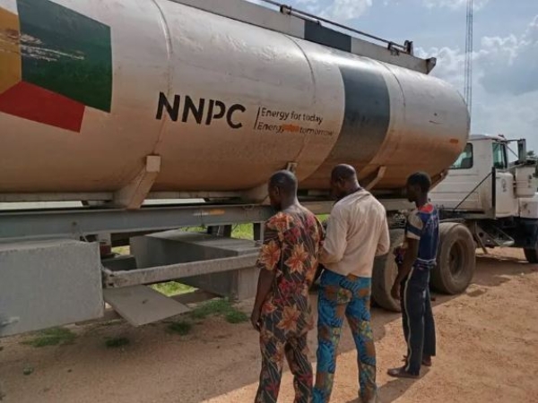 Civil Defence Corps Arrest NNPCL Truck Driver For Allegedly Diverting 10, 000 Litres Of Fuel (PHOTOS)