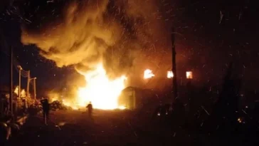 JUST IN: Fire Destroys Fonex Petrol Station in Akwa Ibom