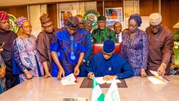 Ogun State Govt Signs N1.054trn 2025 Appropriation Budget Into Law