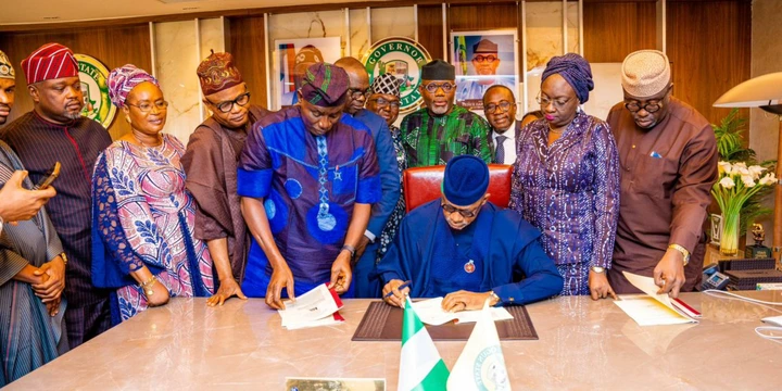 Ogun State Govt Signs N1.054trn 2025 Appropriation Budget Into Law