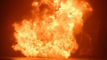 Resident Panic As Fire Razes Twin-3-bedroom Flats In Ilorin, Kwara