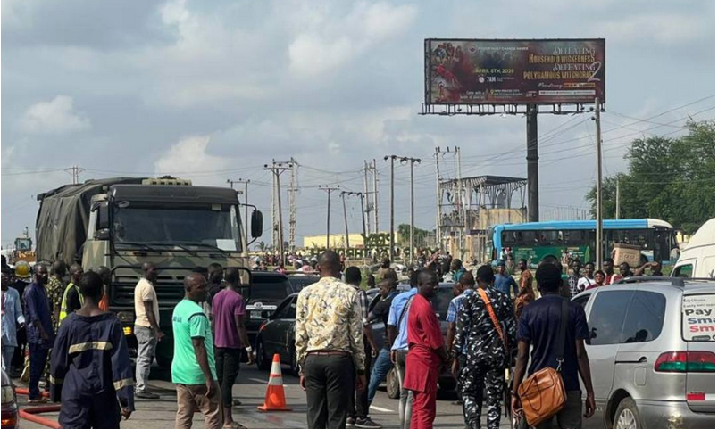 JUST-IN: 6 Give-up The Ghost, Others Injured In Lagos-Ibadan Expressway Fatal Accident