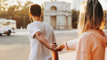 Don’t Waste Your Time If You Notice These 7 Signs in a Relationship