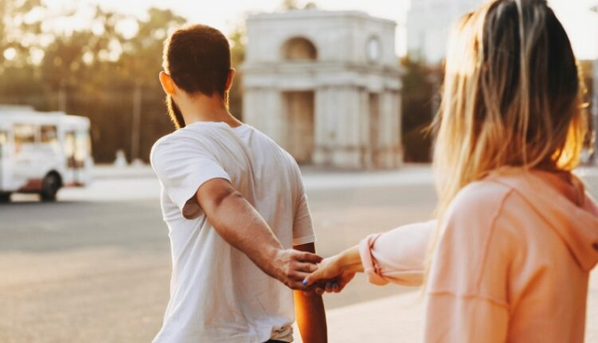 Don’t Waste Your Time If You Notice These 7 Signs in a Relationship