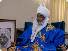 How Drone Falls on Emir Sanusi's Head In Kano