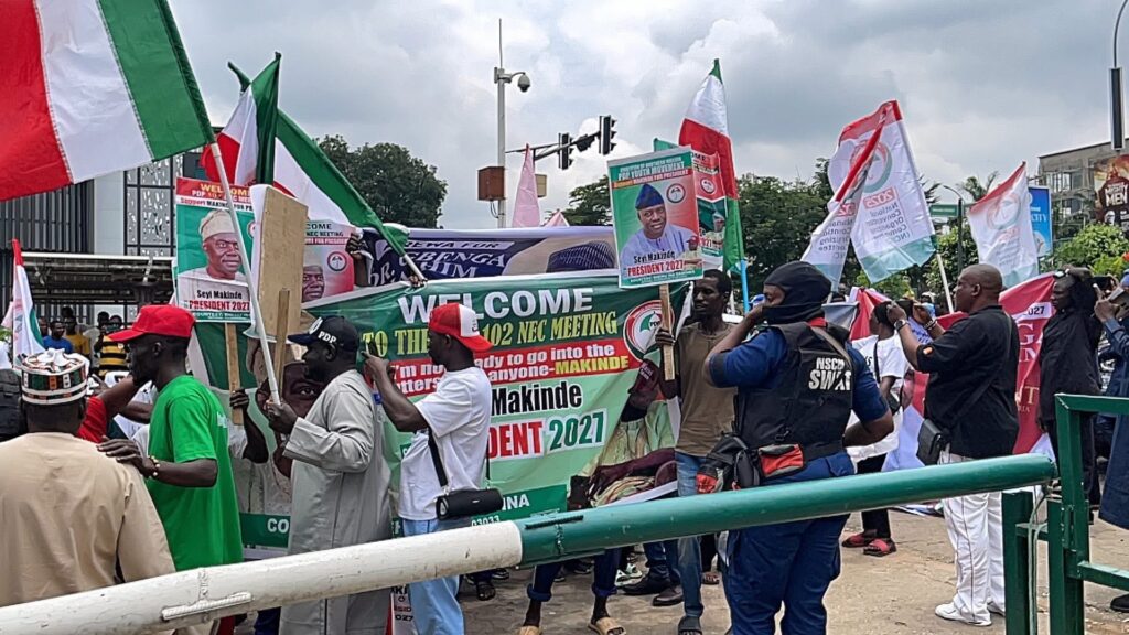 PDP Supporters Rally for Makinde Ahead of 2027 at NEC Meeting (PHOTOS)