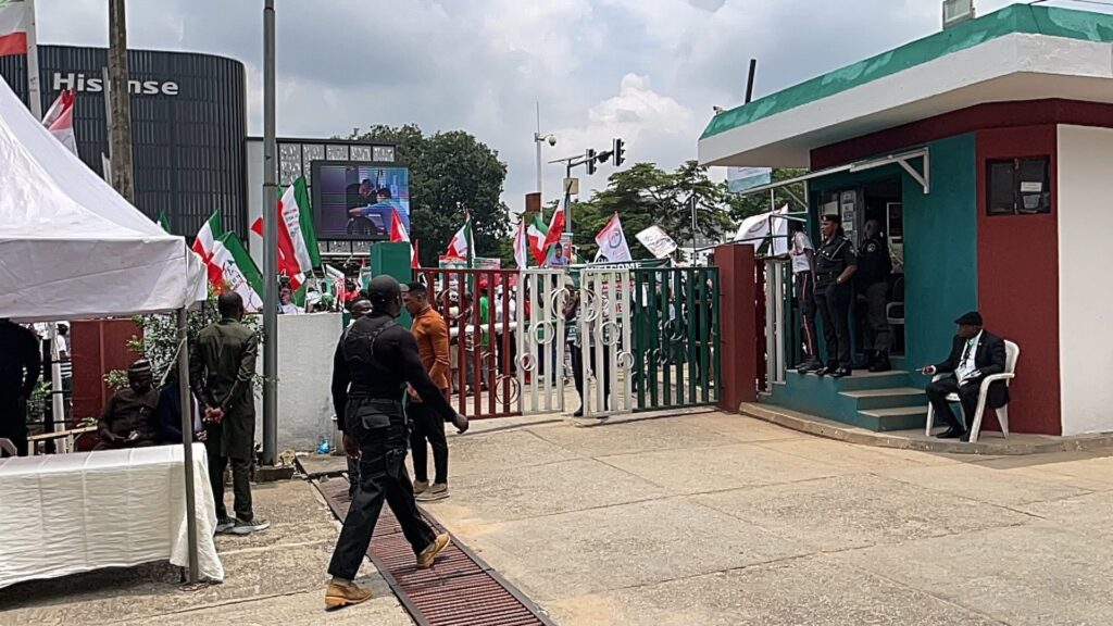 PDP Supporters Rally for Makinde Ahead of 2027 at NEC Meeting (PHOTOS)