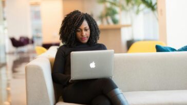 5 Ways Of How To Care For Your Eyes When Spending Long Hours On Screens