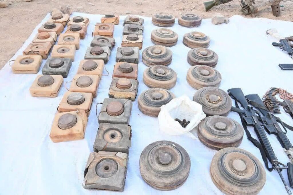 JUST-IN: Defence Group Hands Over Weapons in Implementation of Miski Peace Accord (PHOTOS)