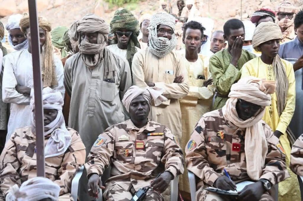 JUST-IN: Defence Group Hands Over Weapons in Implementation of Miski Peace Accord (PHOTOS)
