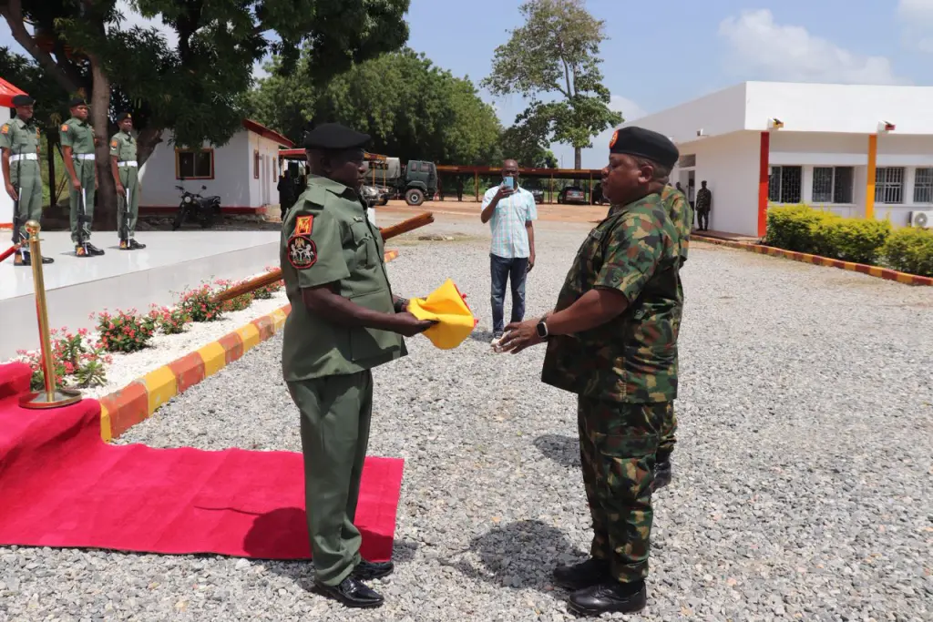 B.General Nicholas, New Army Commander Takes Over At 22 Armoured Brigade in Kwara
