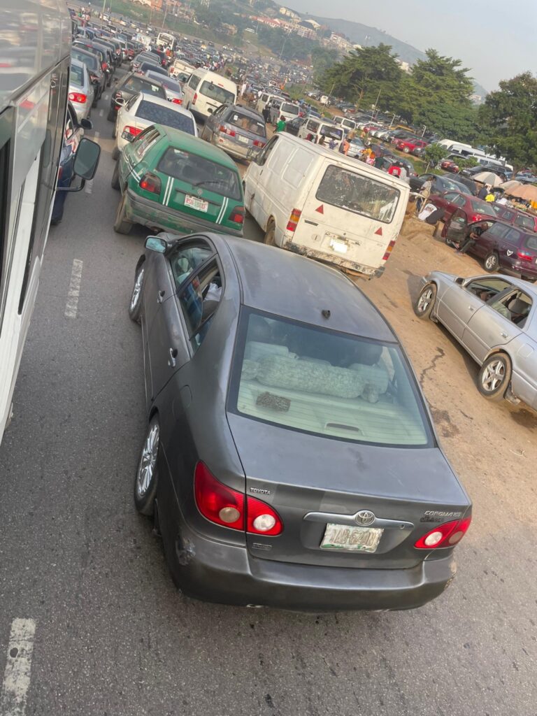 Heavy Congestion On The Kugbo‑Nyanya Expressway Owing To Planned Protest