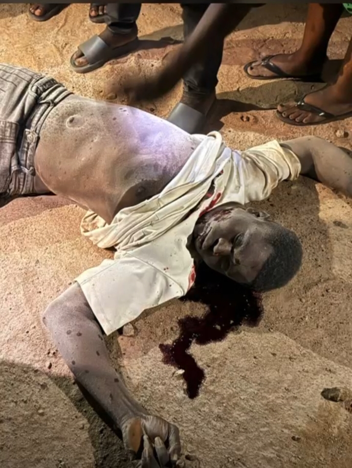 JUST-IN: Bad Night In Akungba As Dangote Truck Crashes Into AAUA Gate, 10 Feared Dead (VIDEO)