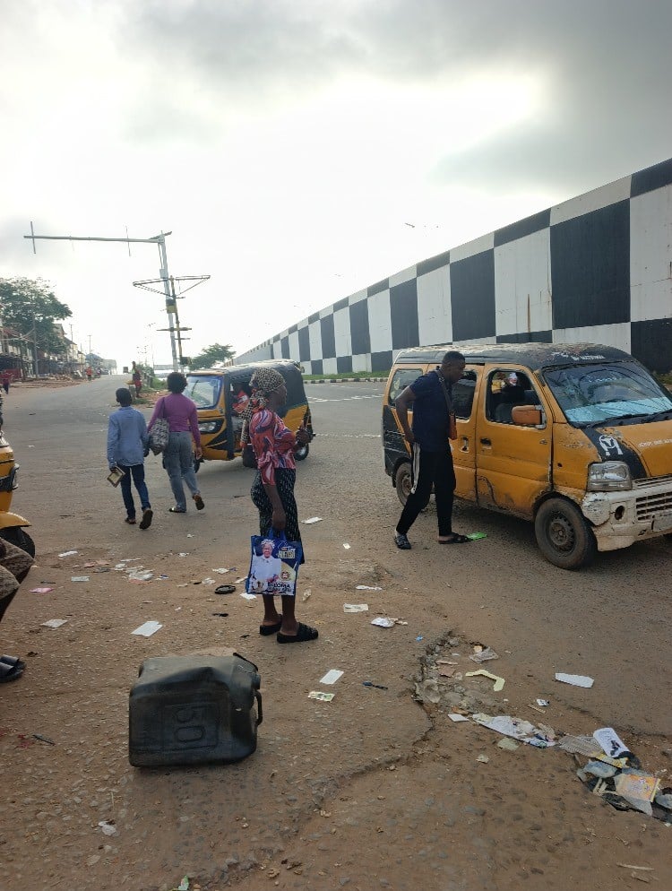 #AnambraDecides: Business as Usual as Traders Defy Police Order on Election Day