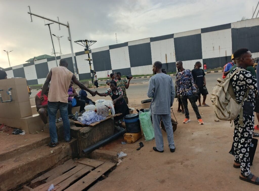 #AnambraDecides: Business as Usual as Traders Defy Police Order on Election Day