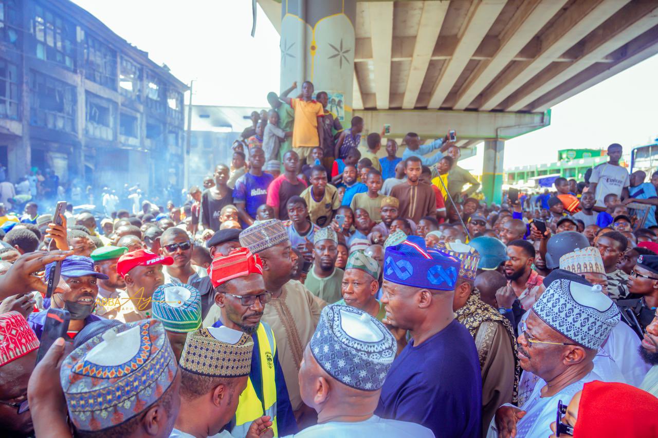 APC National Chairman,Yilwatda Visits Singer Market After Devastating Fire (PHOTOS)