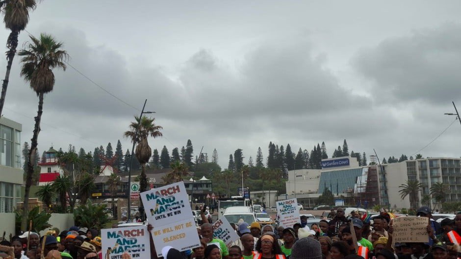 Breaking news: Violent Protest Erupts in East London Over Coronation of Nigerian ‘Igbo King’(PHOTOS)
