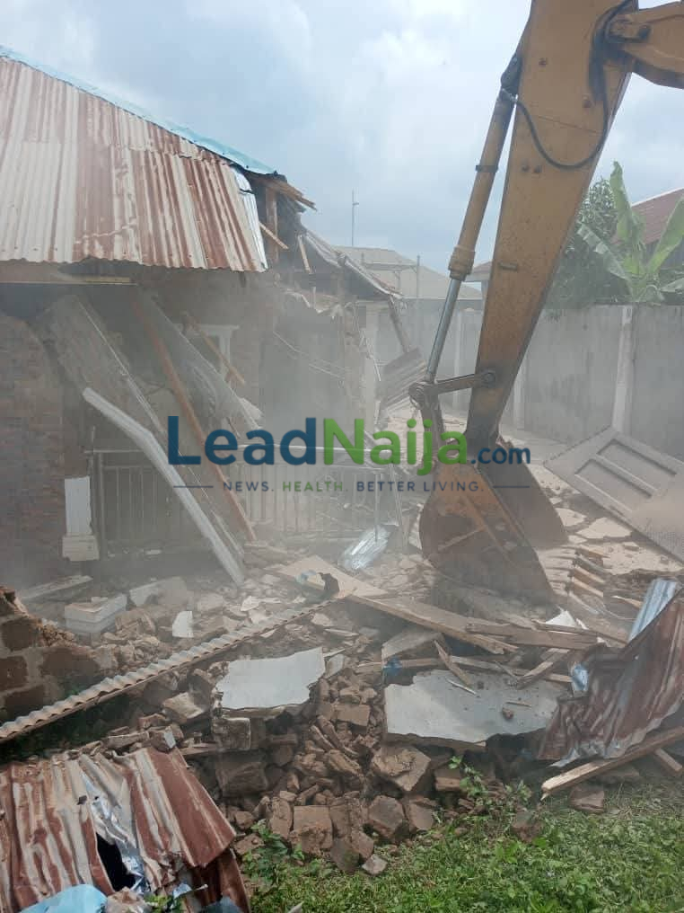 BREAKING: Oyo Government Demolishes Building Used as Kidnappers’ Hideout in Adelabu Family Abduction