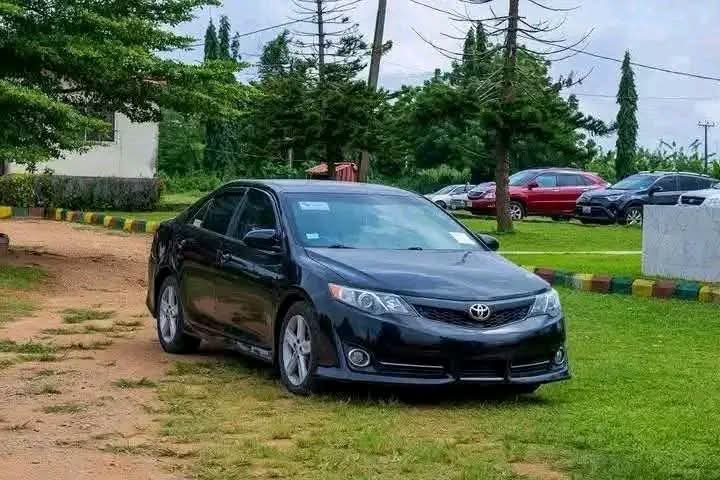 Oyo APC Governorship Candidate Gifts Car to Freed School Principal